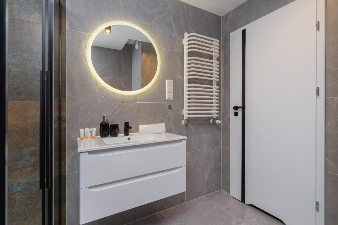 City Studio With Ac Czarnowiejska By Renters Krakow Dış mekan fotoğraf