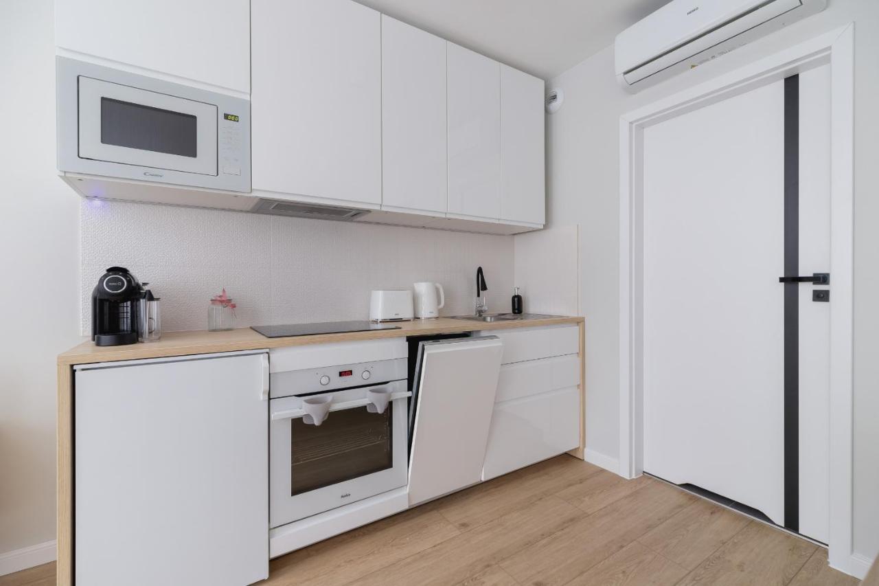 City Studio With Ac Czarnowiejska By Renters Krakow Dış mekan fotoğraf