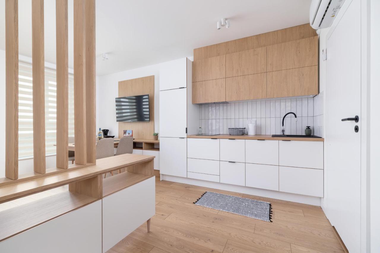 City Studio With Ac Czarnowiejska By Renters Krakow Dış mekan fotoğraf