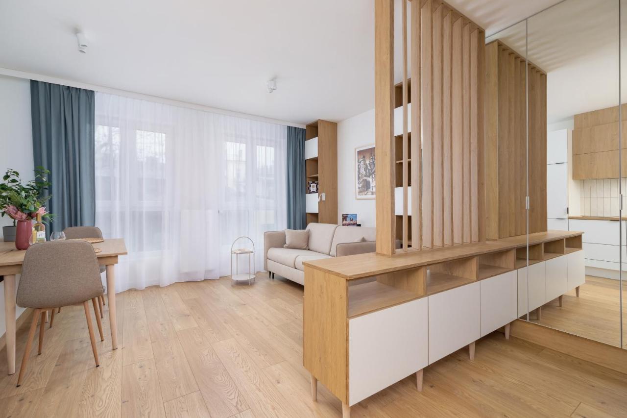 City Studio With Ac Czarnowiejska By Renters Krakow Dış mekan fotoğraf