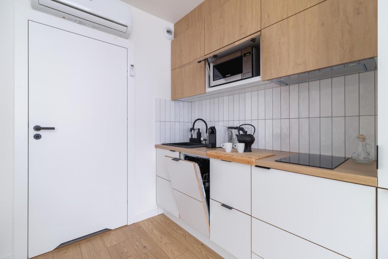 City Studio With Ac Czarnowiejska By Renters Krakow Dış mekan fotoğraf