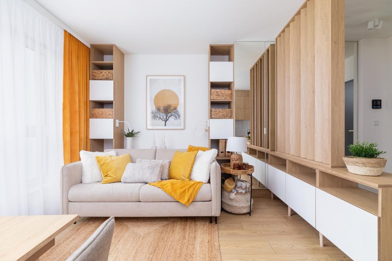 City Studio With Ac Czarnowiejska By Renters Krakow Dış mekan fotoğraf