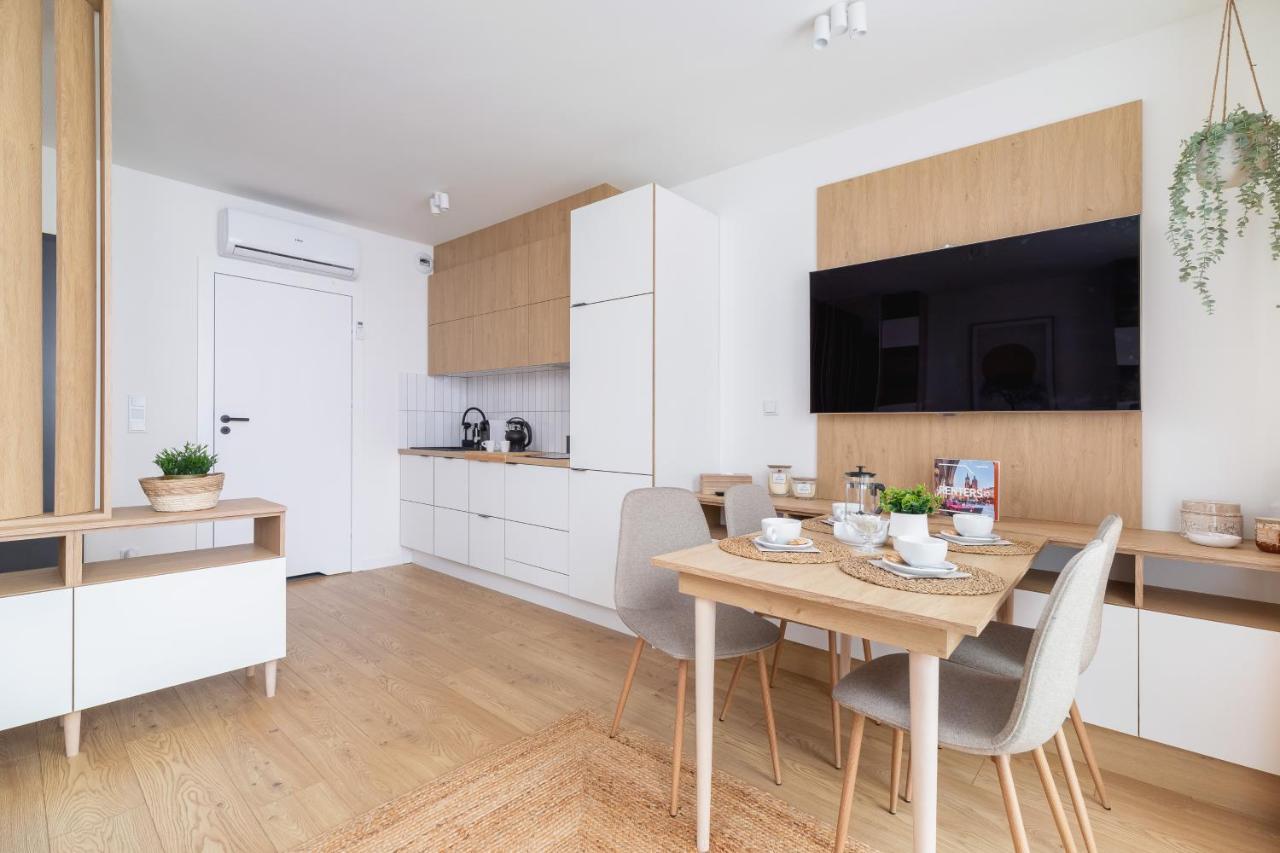 City Studio With Ac Czarnowiejska By Renters Krakow Dış mekan fotoğraf