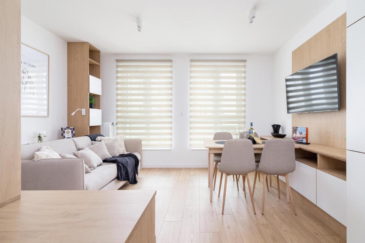 City Studio With Ac Czarnowiejska By Renters Krakow Dış mekan fotoğraf