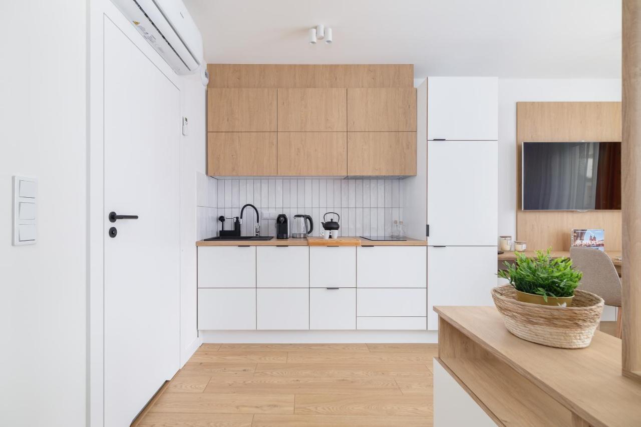 City Studio With Ac Czarnowiejska By Renters Krakow Dış mekan fotoğraf